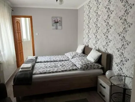 Tueskevar Panzio Bed and Breakfast Abádszalók